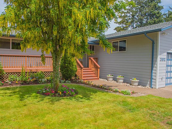 3rd image of 393 NE Chambers Ct