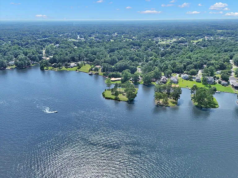 726 W Lakeshore Dr — Photo 21