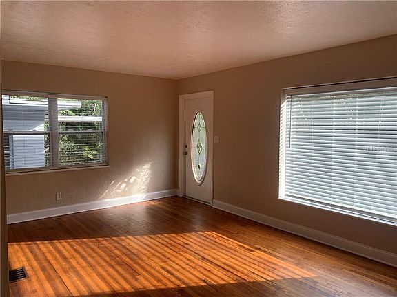 5th image of 606 N Boston Ave