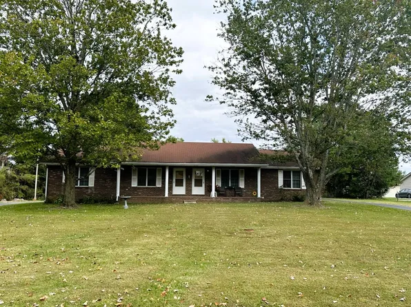 100 De Chaunac Cir, Campbellsville, KY 42718