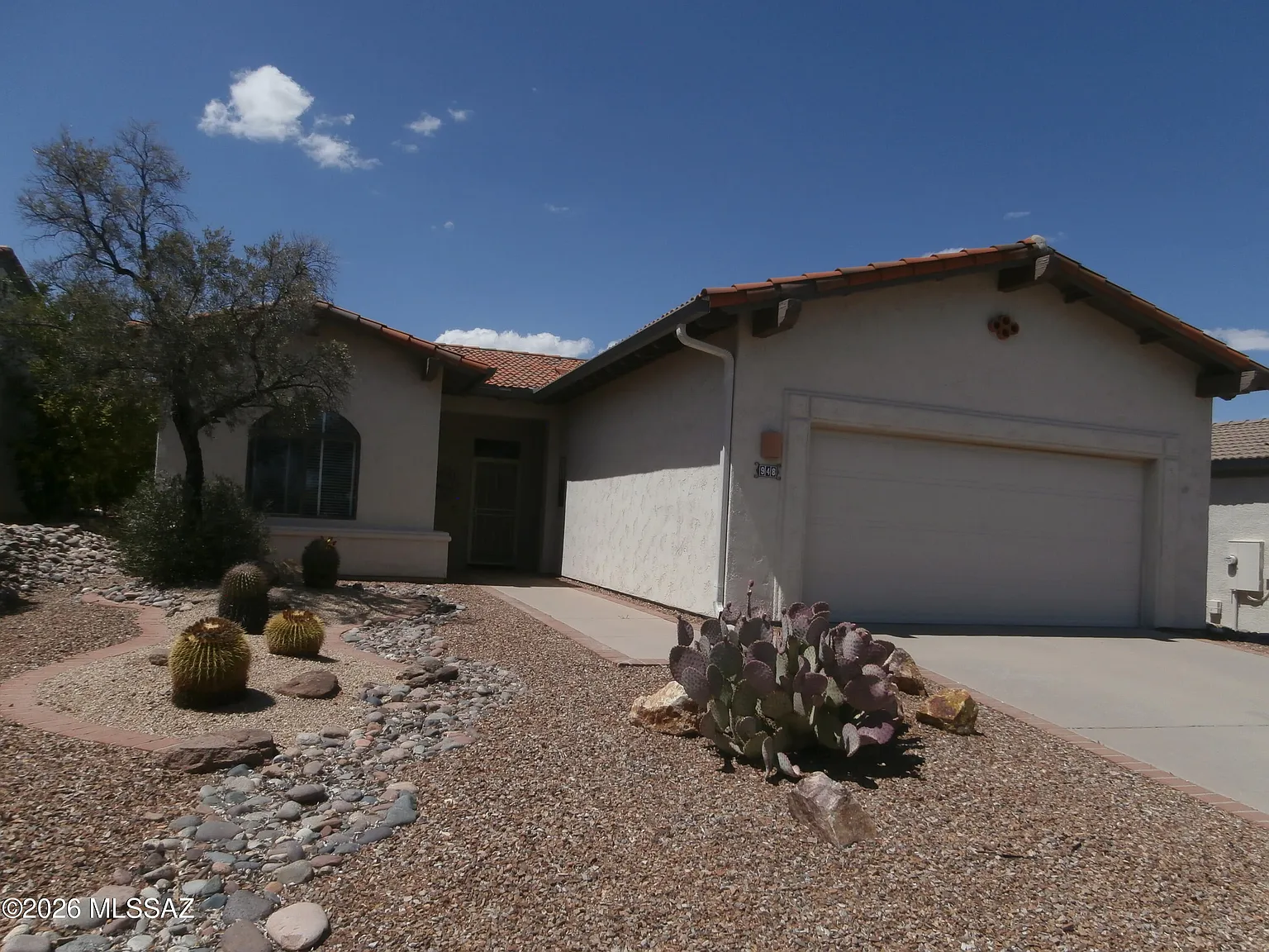 2 bed, 2.0 bath, 1269 sqft, $1,600 — Photo 2