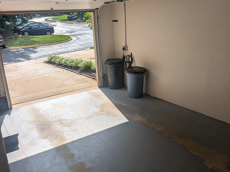 11908 Matthews Ct — Photo 33