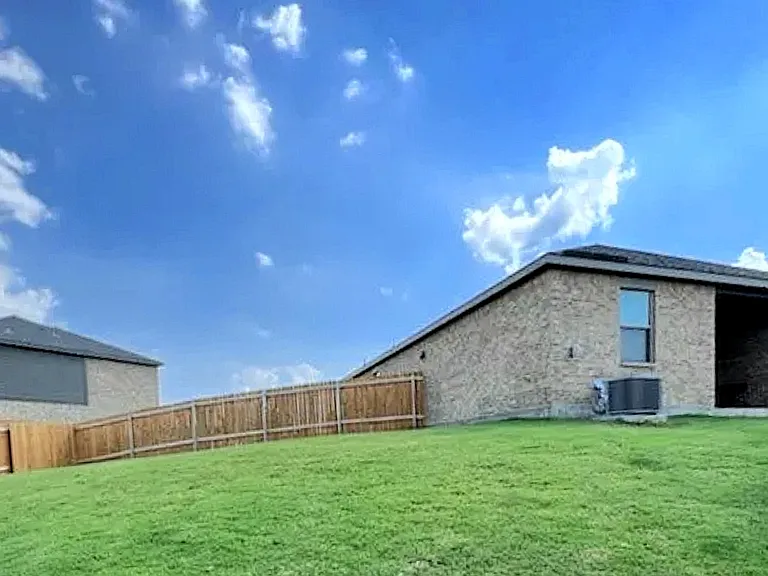 2304 Dahlia Way — Photo 12