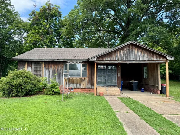 221 N 3rd Ave, Cleveland, MS 38732