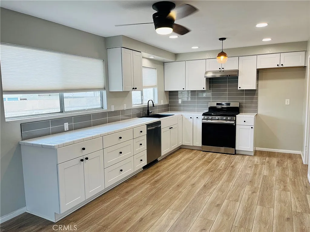 7260 Corsican Dr — Photo 3