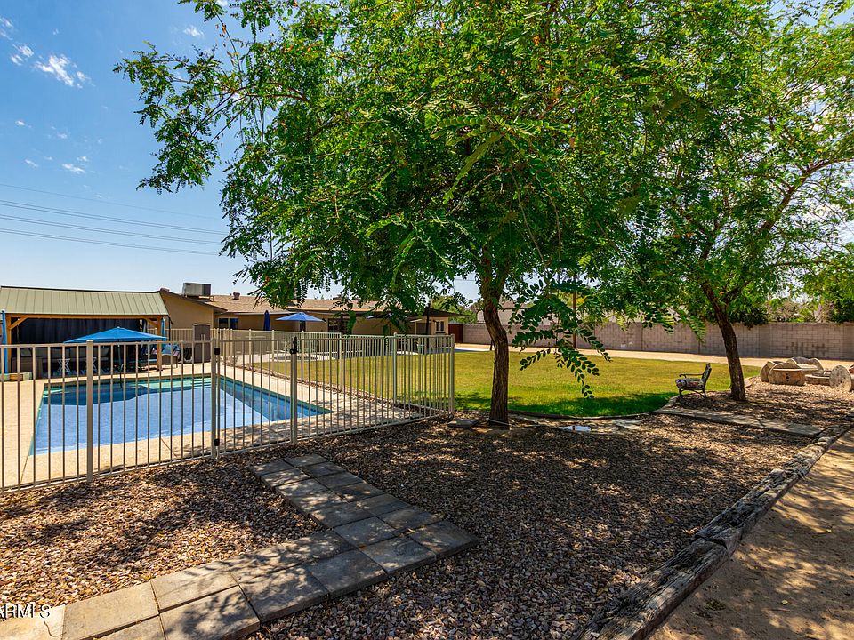 1st image of 3324 E GREENWAY Lane