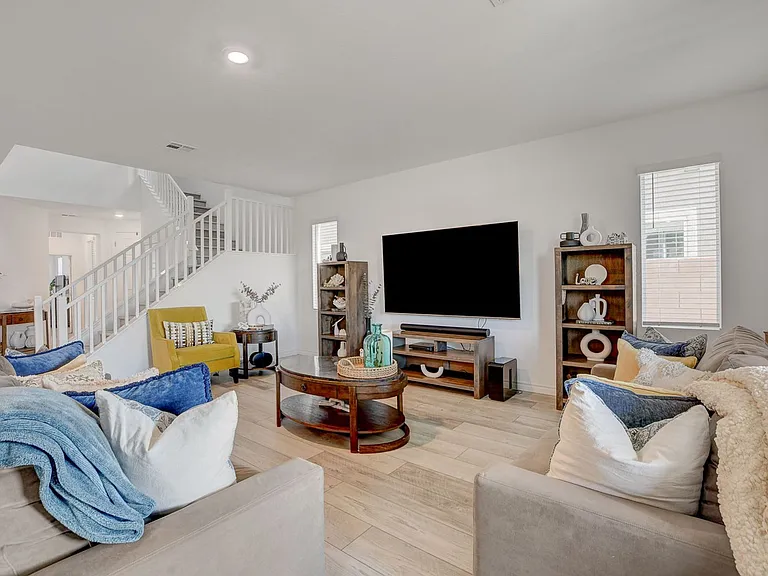 7069 Range Valley St — Photo 16