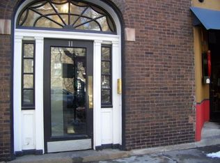 11 E Elm St APT 3E, Chicago, IL 60611