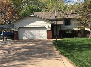 34 E Ranchwood Dr, Augusta, KS 67010