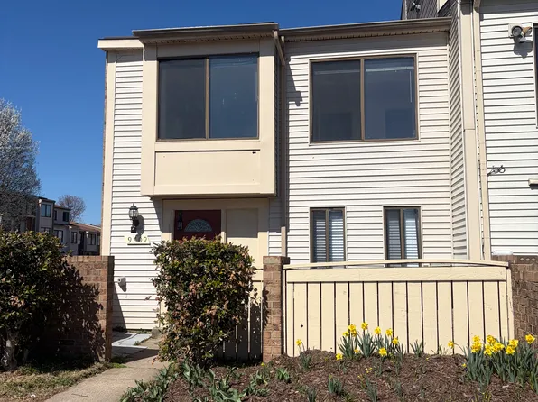 9709 Docena Dr, Gaithersburg, MD 20886