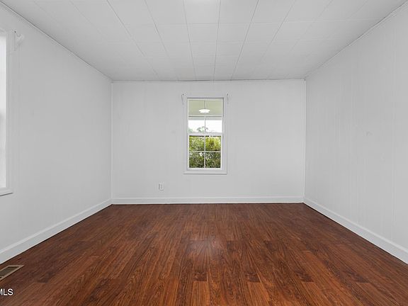 2nd image of 1003 Afton St