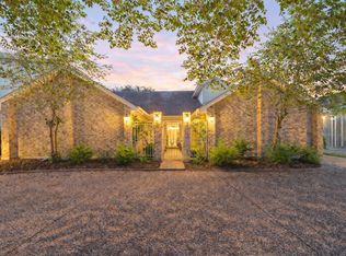 8018 Candle Ln, Houston, TX 77071