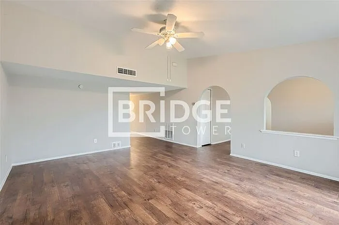 3 bed, 2.0 bath, 1484 sqft, $1,945 — Photo 3