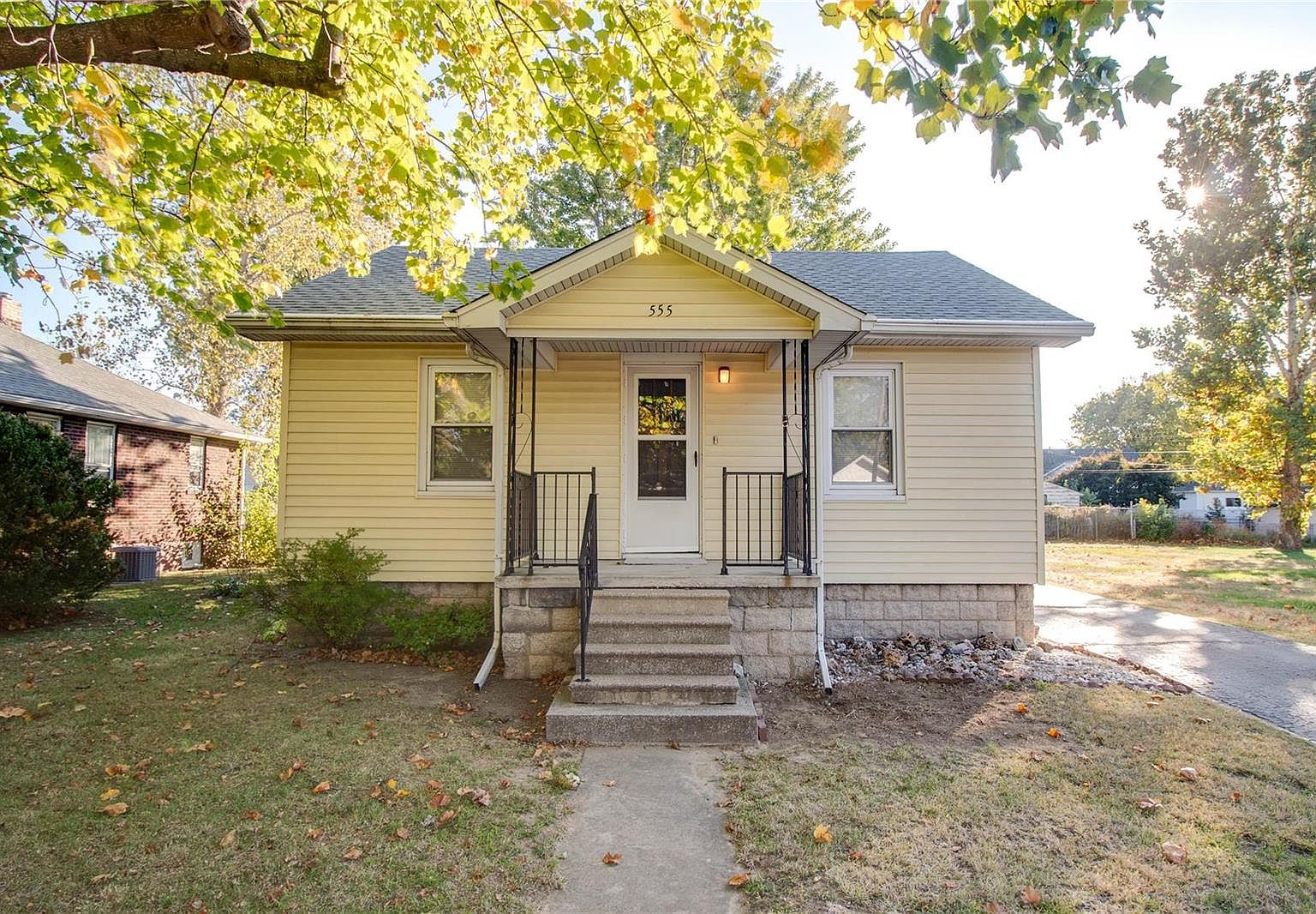 555 Hamilton Ave, Wood River, IL 62095 Zillow