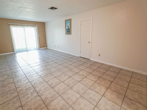 4th image of 2325 W Pensacola St APT 155