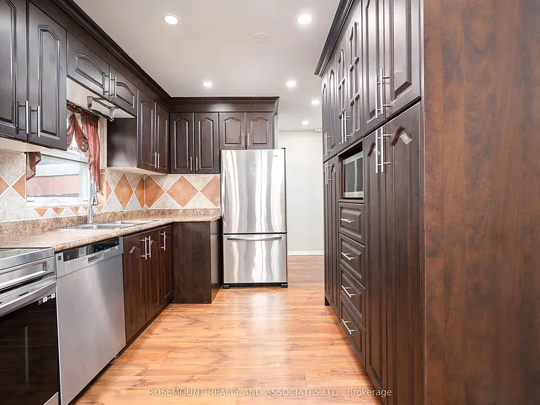 32 Maywood Park #UPPER — Photo 5