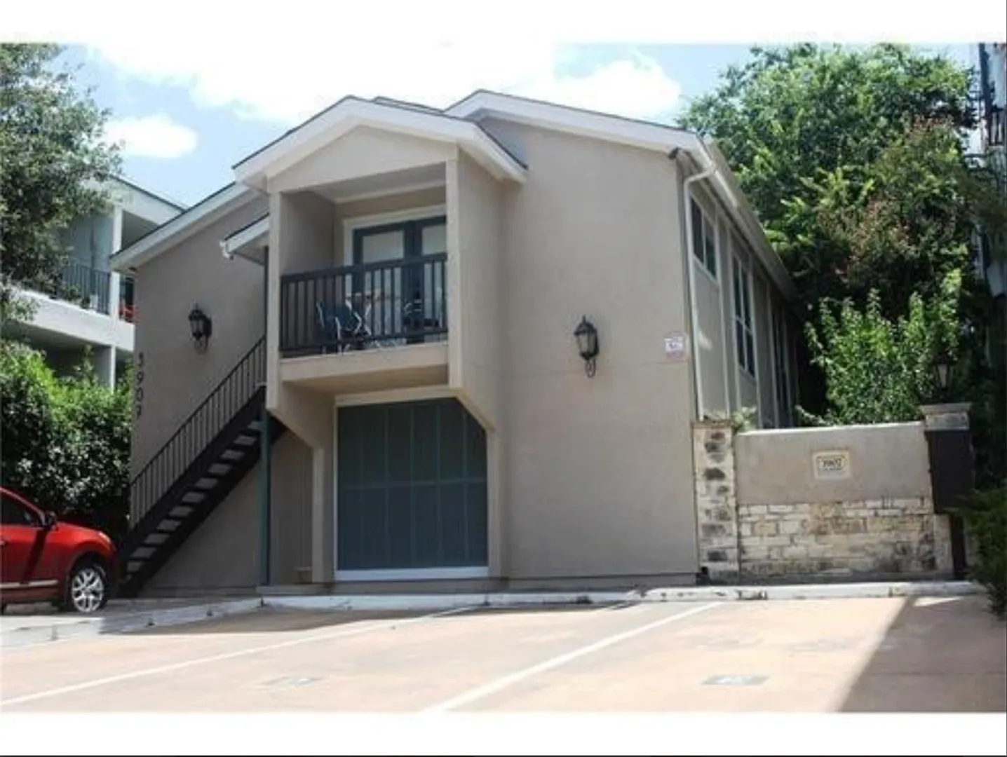 Gilbert 3907 Apts — Photo 2