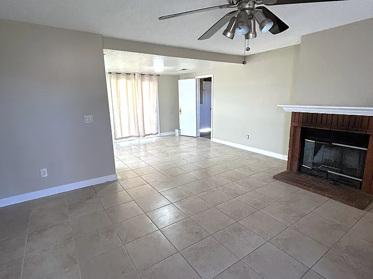 16053 Calandria Way — Photo 3