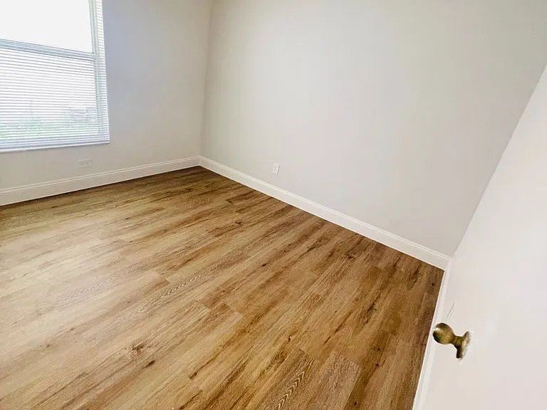 13403 Greenpointe Dr — Photo 14