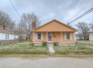 124 W 5th St, Baxter Springs, KS 66713