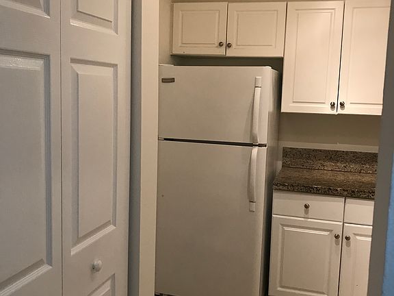 4th image of 10411 N Kendall Dr APT B105