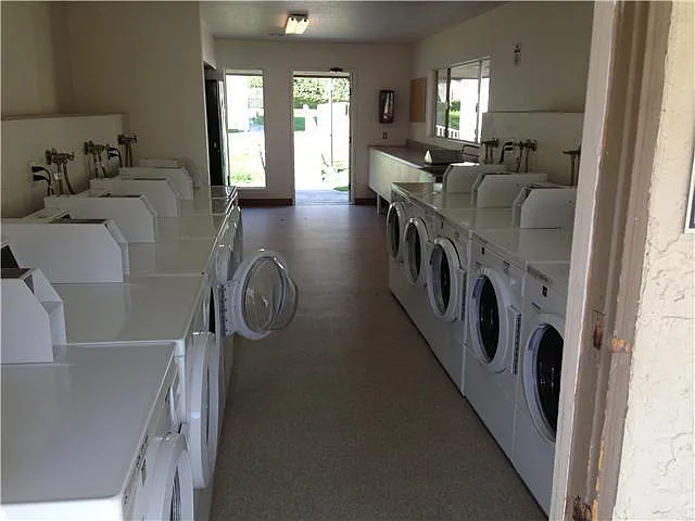 432 Edgehill Ln #114 — Photo 4
