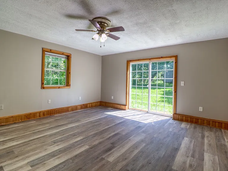 10066 Point Rock Rd — Photo 9