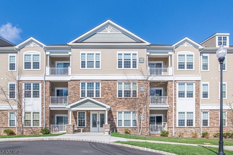 1st image of 4203 Hoover Ln