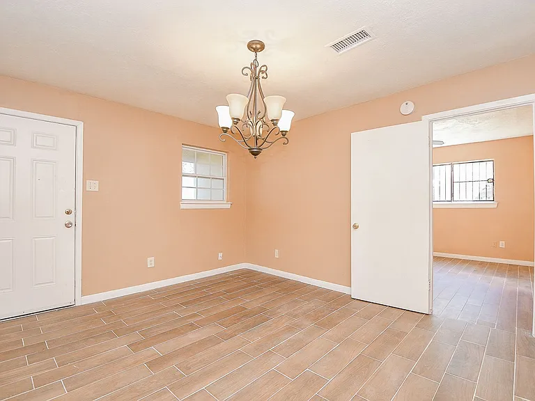 4926 Ridgestone St — Photo 11