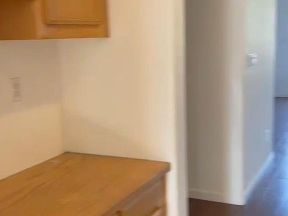 5th image of 1130 Scheidegger Cir