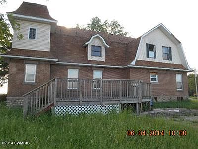 3rd image of 5218 E 120th St