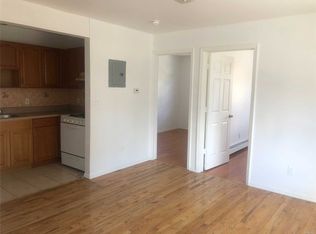 15 E Kissimee Rd, Lindenhurst, NY 11757