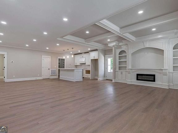 3rd image of 540 Sunset Ave