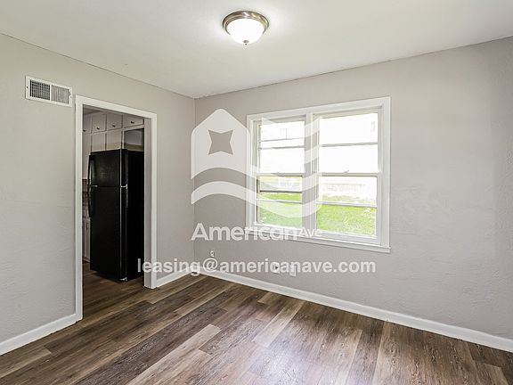 609825_005_dining_room_4.jpg
