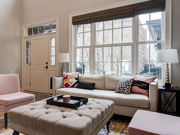 5th image of 180 E Gay St #Townhouse 8