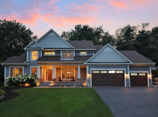 6690 Lakeway Dr, Chanhassen, MN 55317