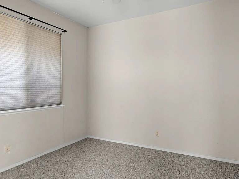957 McCoy Creek Cir — Photo 10