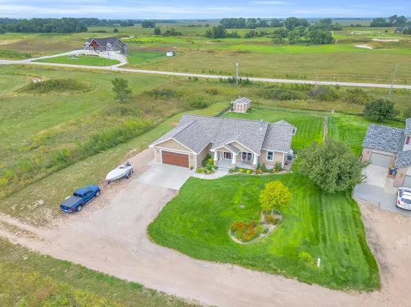11 Quail Run, Axtell, NE 68924