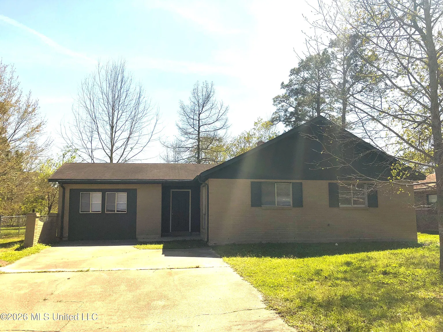 4 bed, 1.5 bath, 1437 sqft, $1,600 — Photo 1