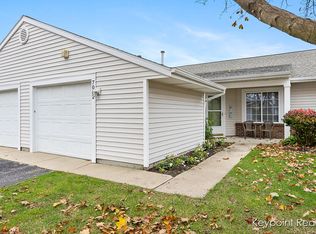 7082 W Cannon Place Dr NE, Rockford, MI 49341