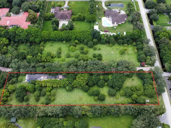 13821 Luray Road, Southwest Ranches, FL 33330