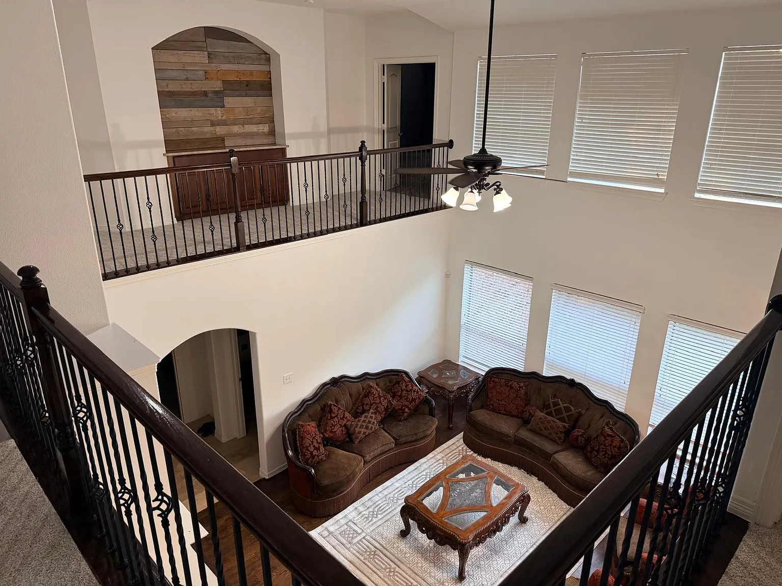 5 bed, 3751 sqft, $4,000 — Photo 4