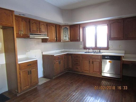3rd image of 419 E Oakwood Ave