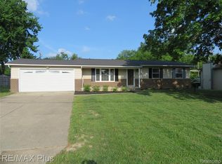 1172 N Genesee Rd, Burton, MI 48509