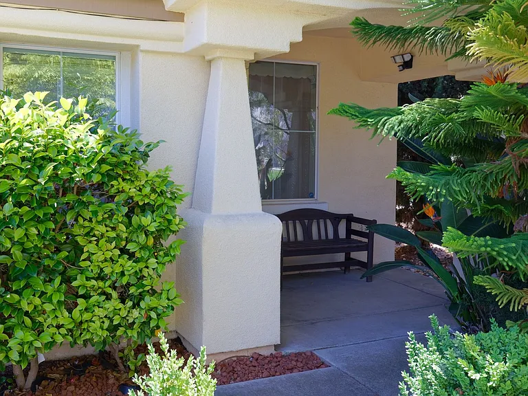 1012 Trailside Dr — Photo 3
