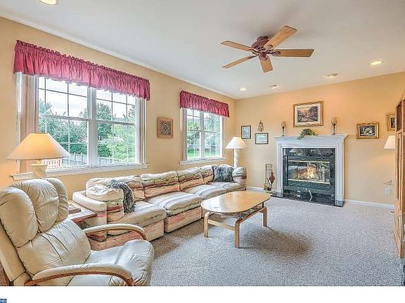 5th image of 24 Country Woods Dr