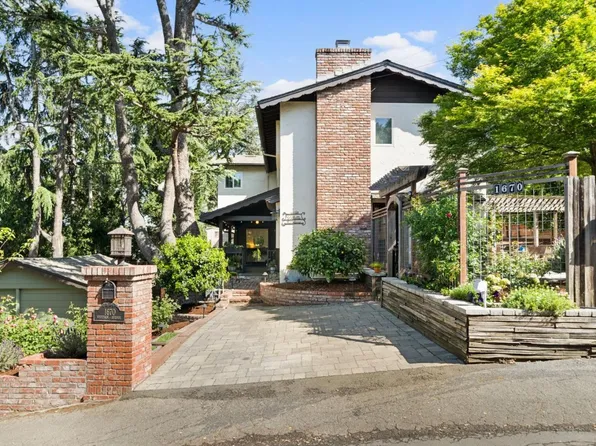 1670 Whitham Ave, Los Altos, CA 94024