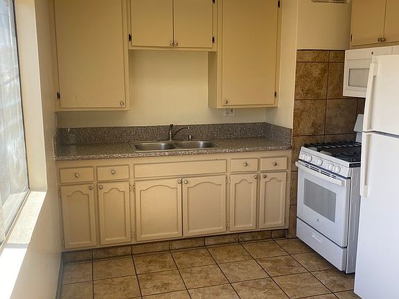5th image of 349 E 80th St
