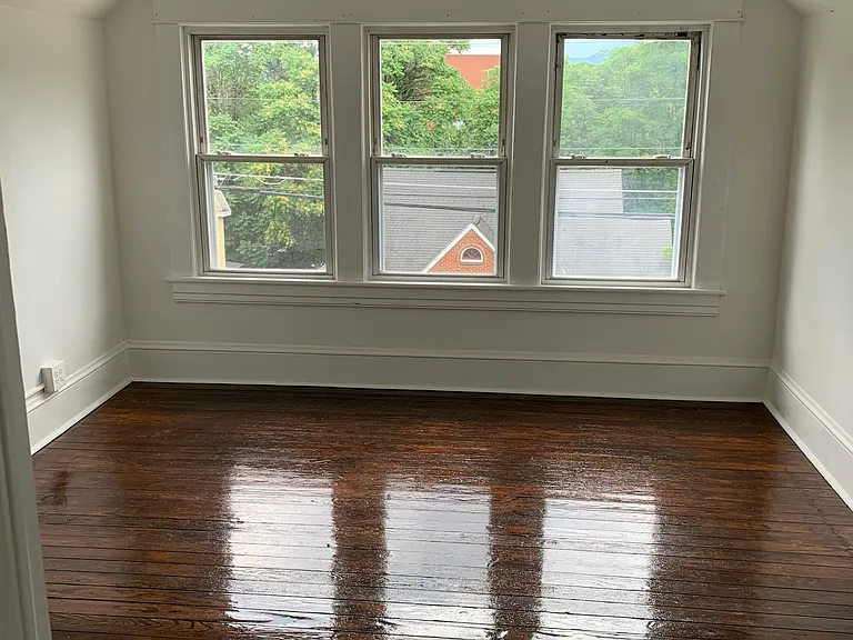 210 Craig Ave — Photo 8