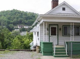 912 Howard St, Bridgeport, OH 43912